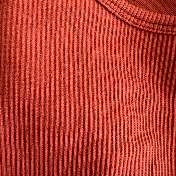 Rust Red Ribbed Crop Top - Picture 4 of 5